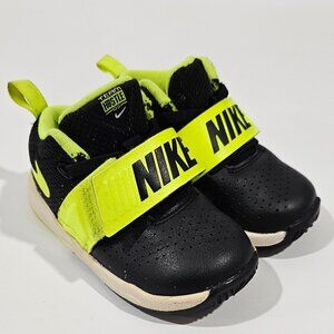 Nike Team Hustle D 8 Baby Toddler Size 7 c Black Neon boy girl Sneaker